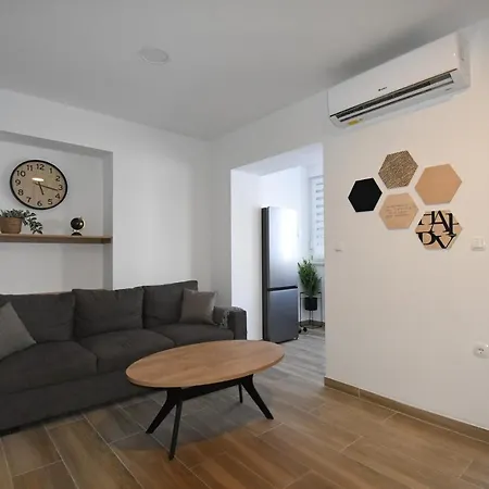 Dida Ive Apartment *